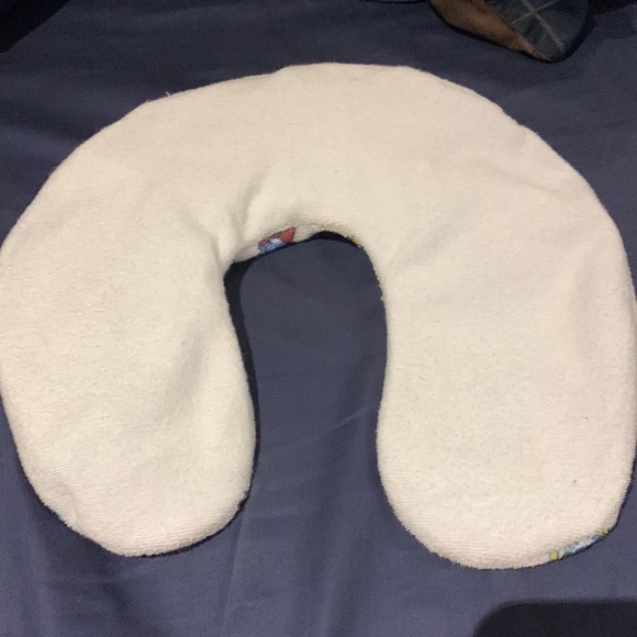 ✏️🆓 with $20purchase Travel Pillow & Kushies Pink & brown burp cloth for babies - Picture 9 of 16